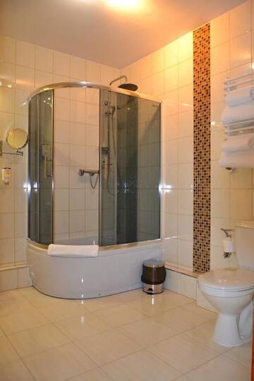 Фото номера Полулюкс с душем Отель Hotel Mazovia Airport Modlin г. Новы-Двур-Мазовецки 5