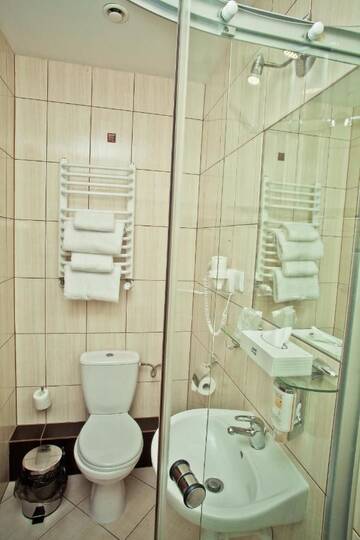 Фото номера Двухместный номер с 2 отдельными кроватями Отель Hotel Mazovia Airport Modlin г. Новы-Двур-Мазовецки 4